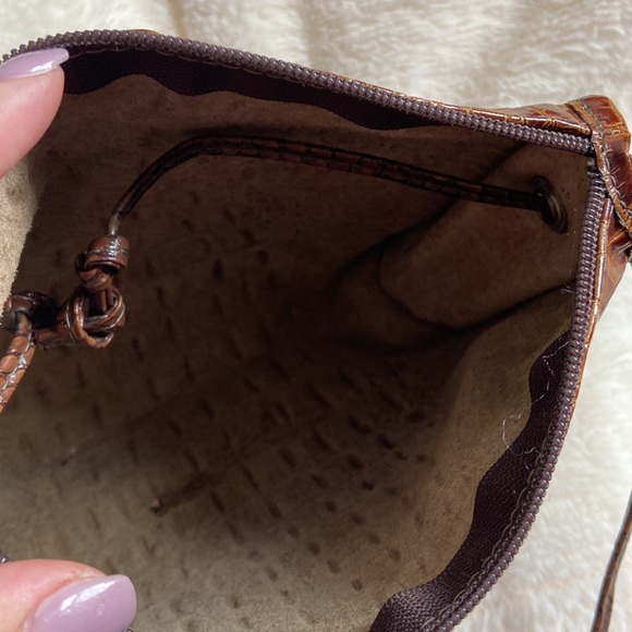 🌟5/$15 or FREE! VINTAGE faux leather crocodile embossed brown crossbody bag - Picture 7 of 10
